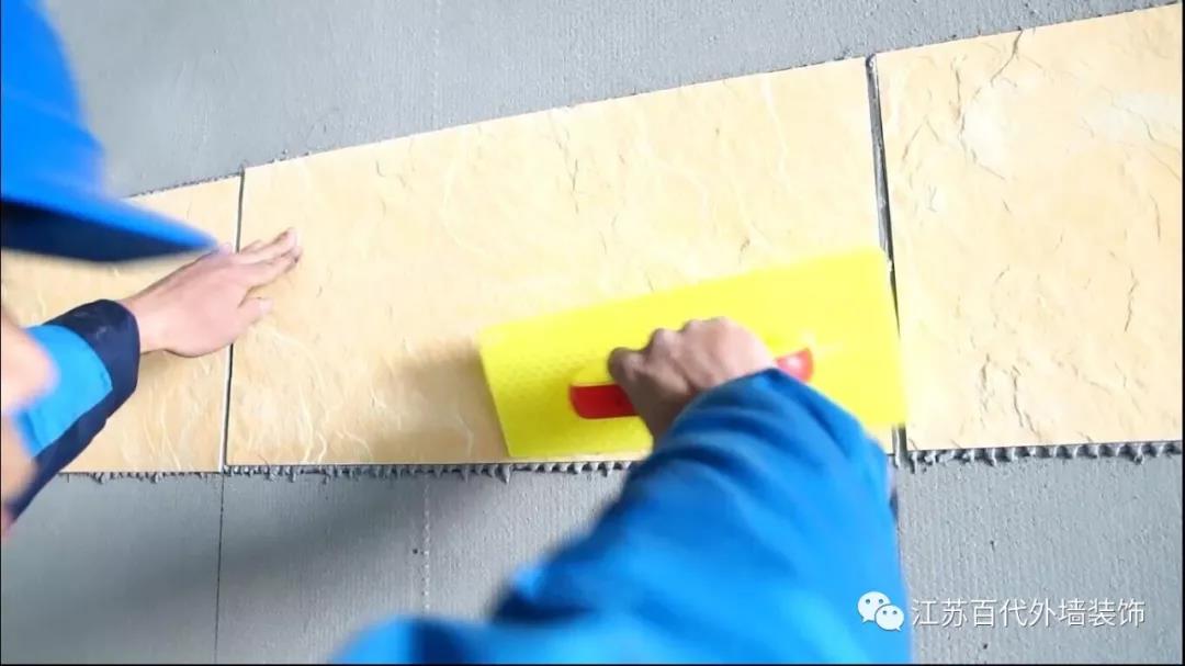外墻軟瓷磚的怎么粘貼？